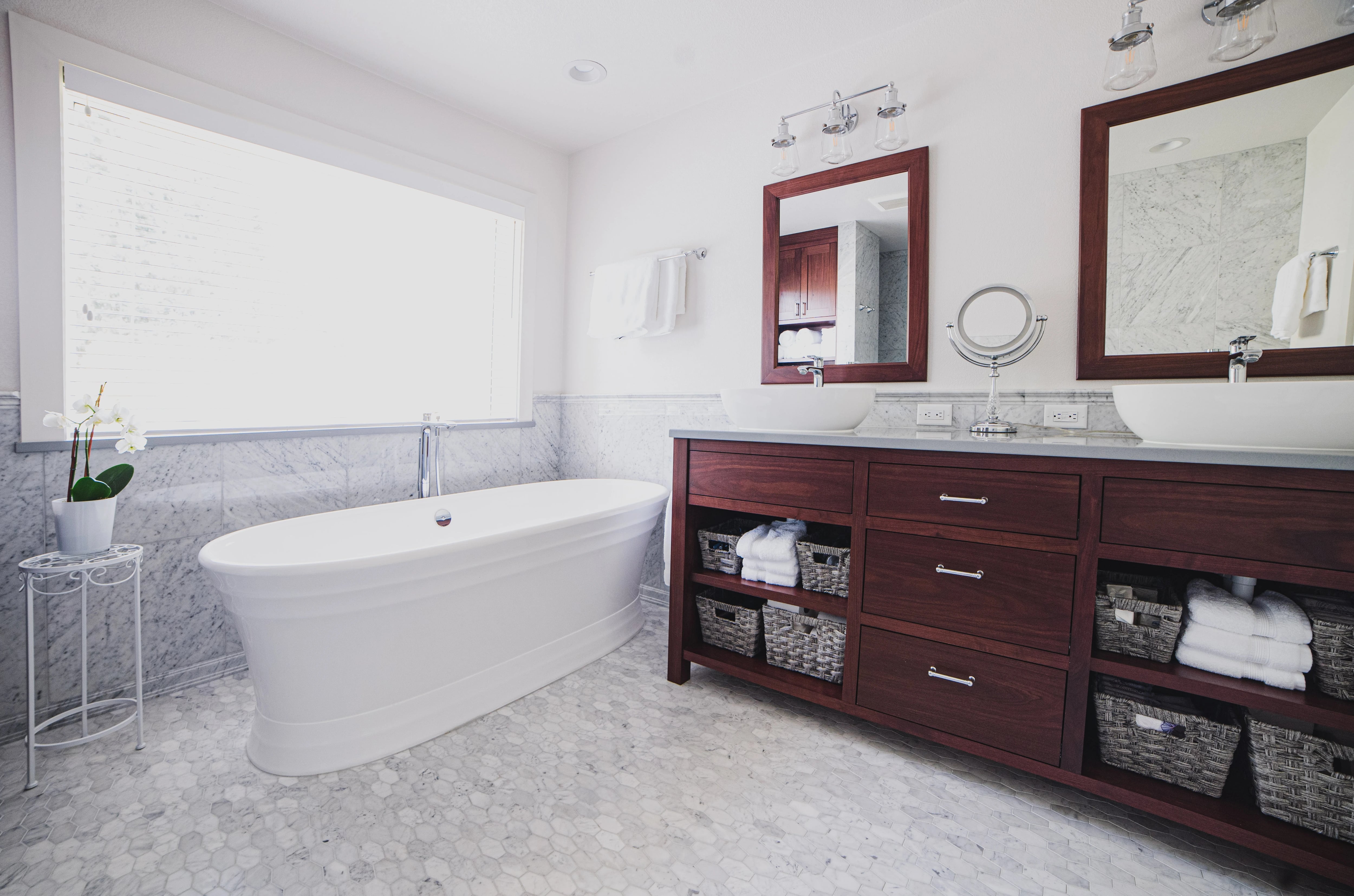 The Carrara-Soaker Bath